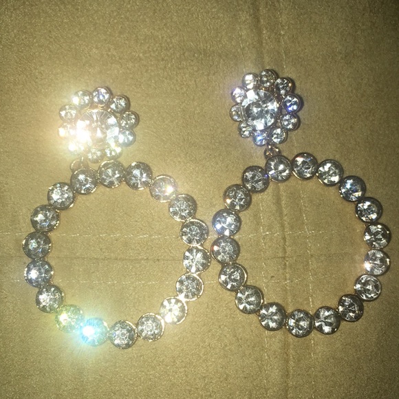 Flower Hoop Earrings. - Picture 1 of 2